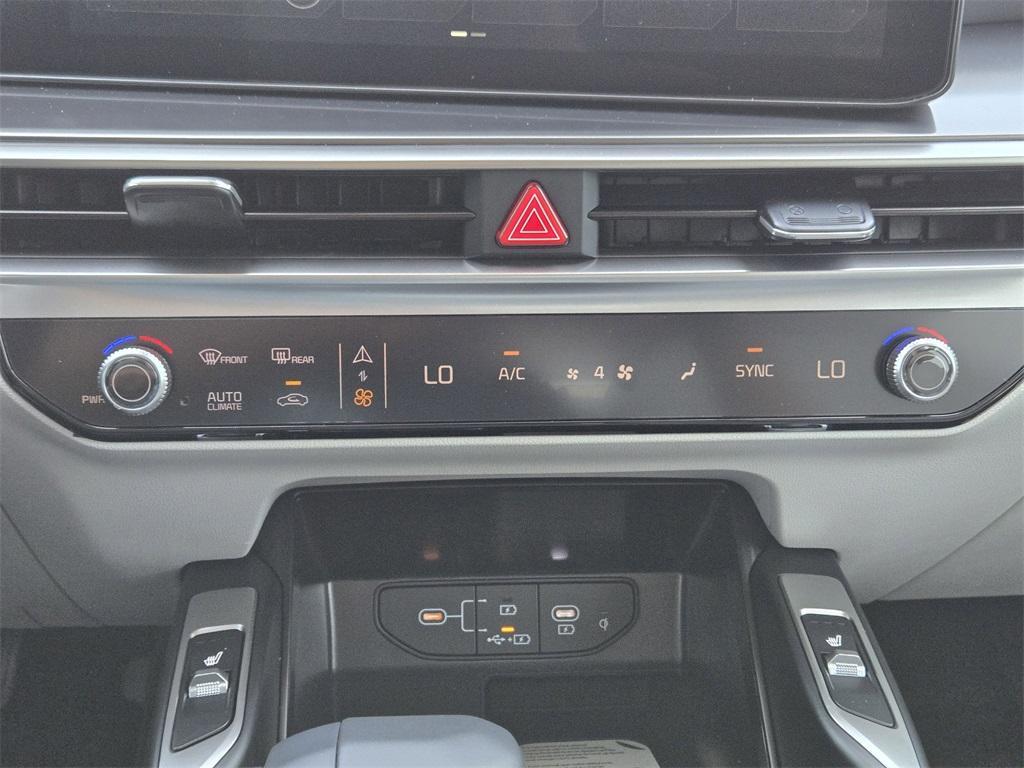 new 2026 Kia Sorento car, priced at $33,899