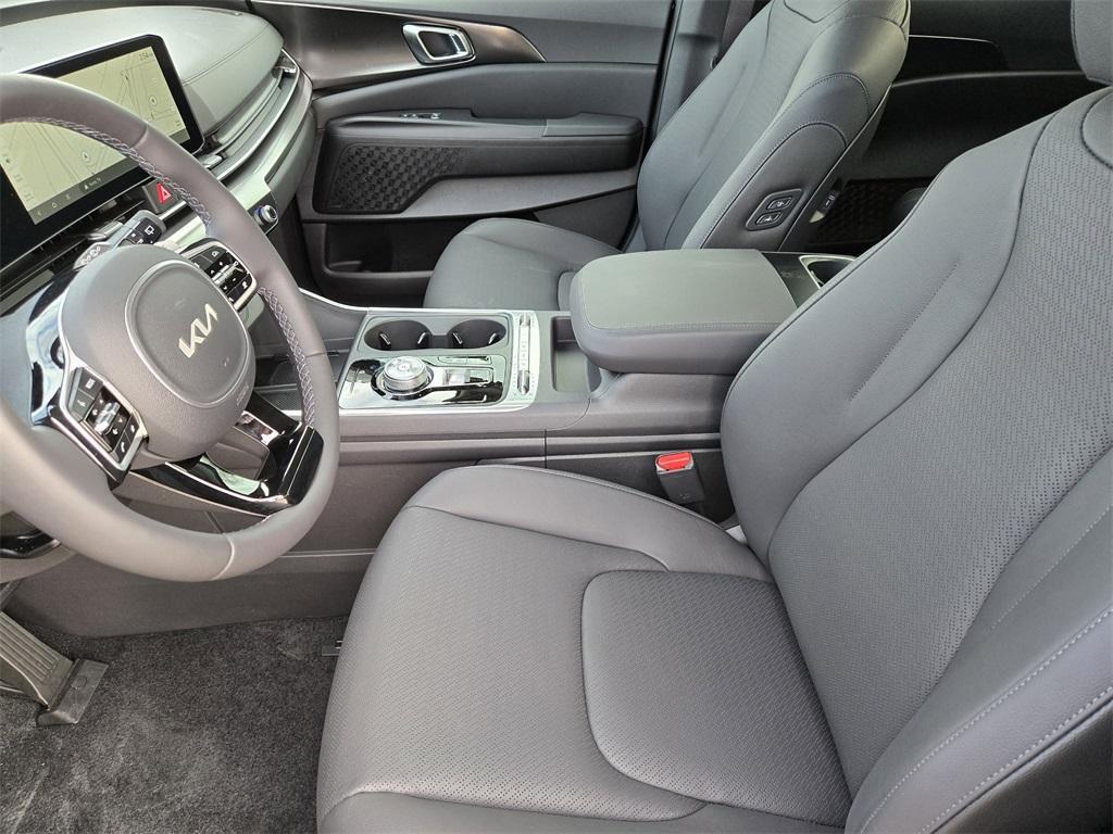 new 2026 Kia Carnival Hybrid car, priced at $52,800