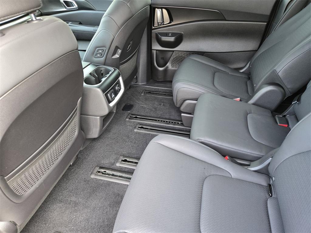 new 2026 Kia Carnival Hybrid car, priced at $52,800