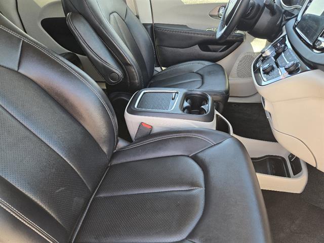 used 2024 Chrysler Pacifica car, priced at $25,500