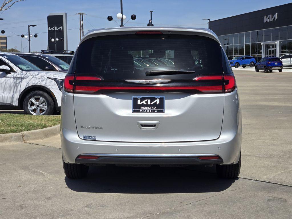 used 2024 Chrysler Pacifica car, priced at $26,000