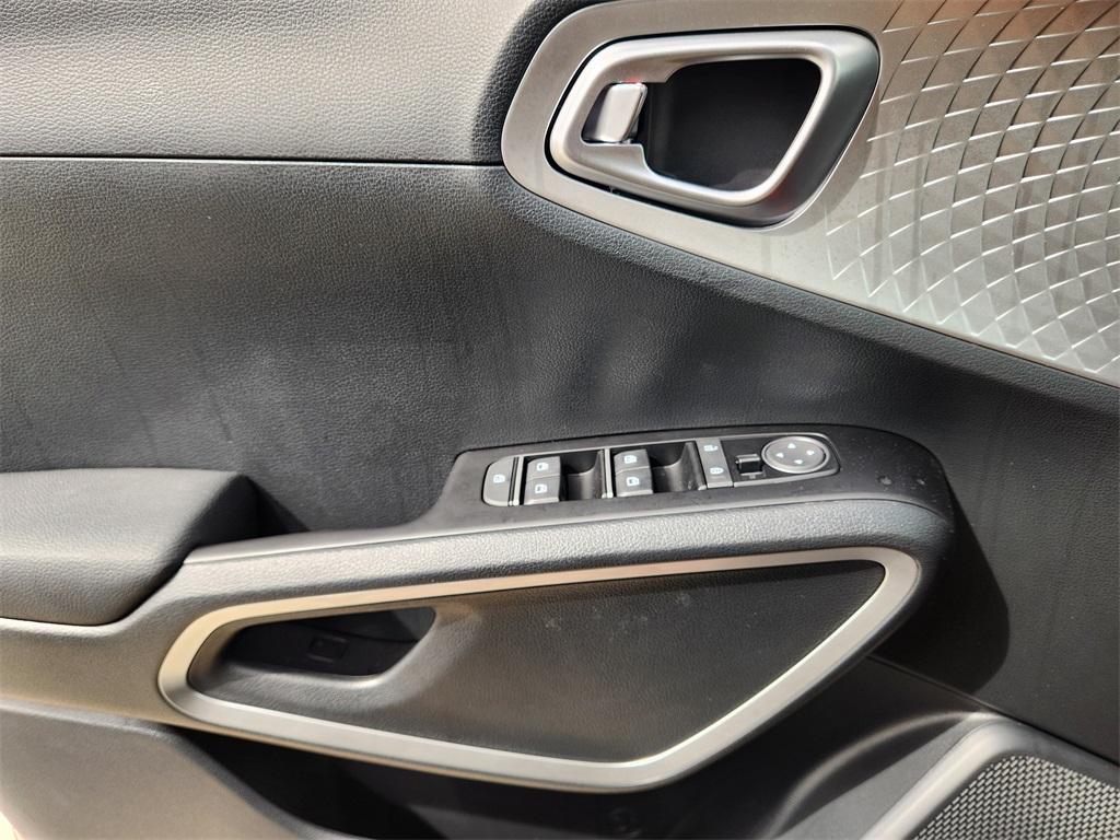 new 2025 Kia Soul car, priced at $21,400