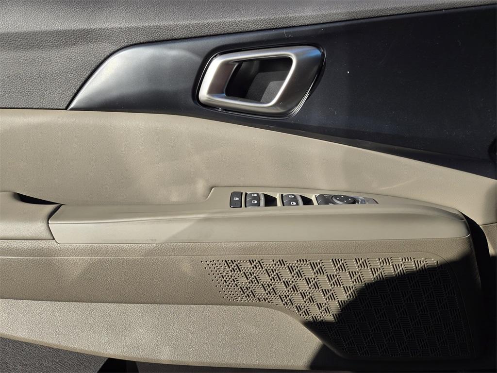 new 2026 Kia Carnival car, priced at $39,739