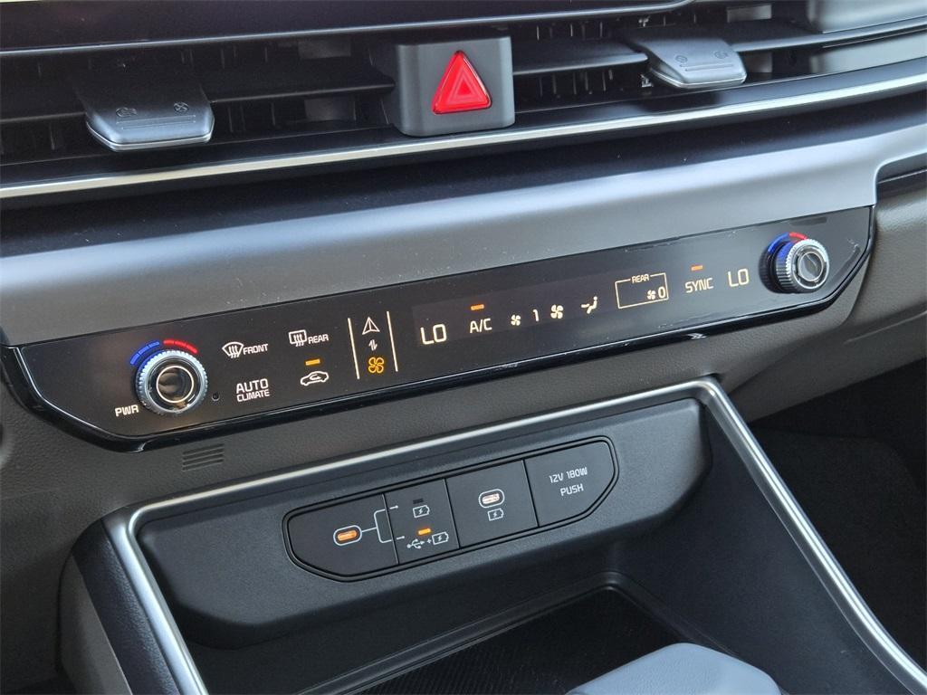 new 2026 Kia Carnival car, priced at $39,739