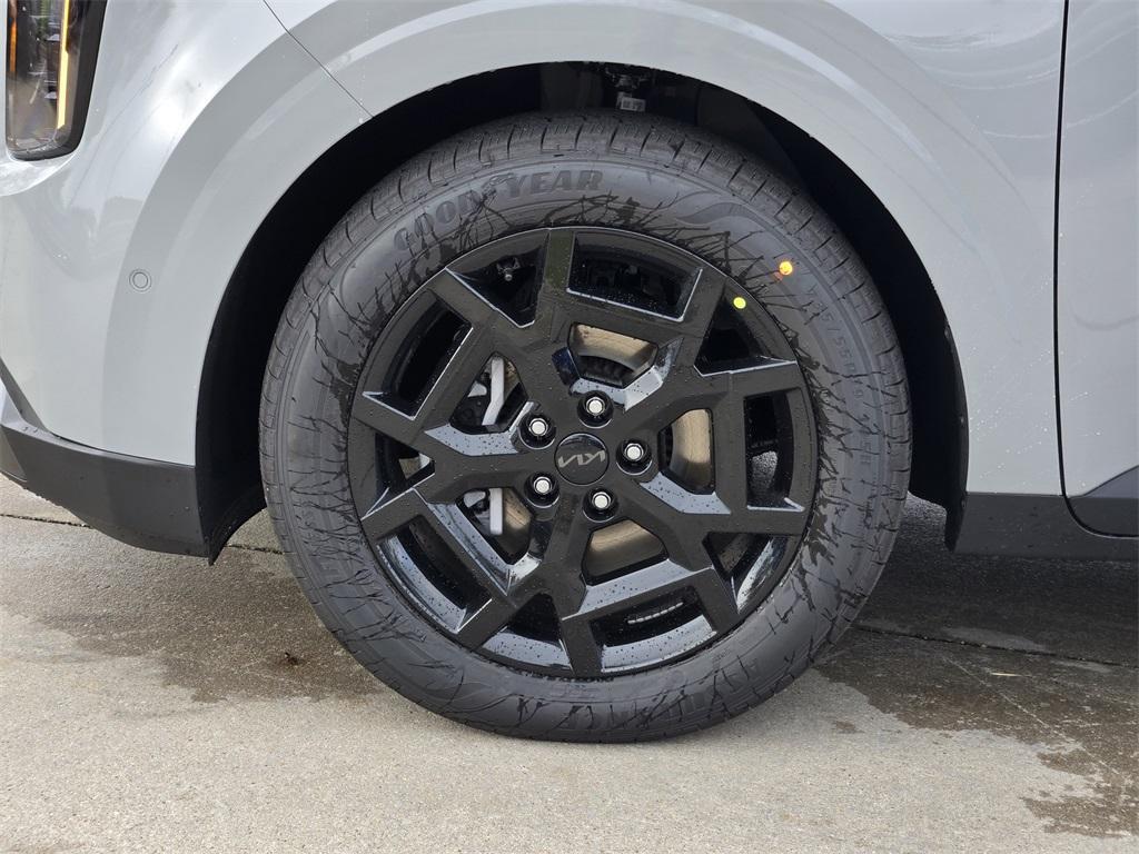 new 2026 Kia Carnival Hybrid car, priced at $53,275