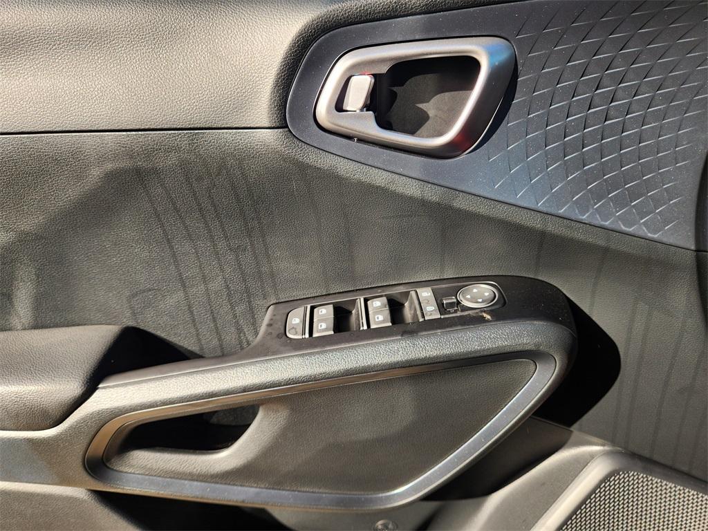 new 2025 Kia Soul car, priced at $22,988