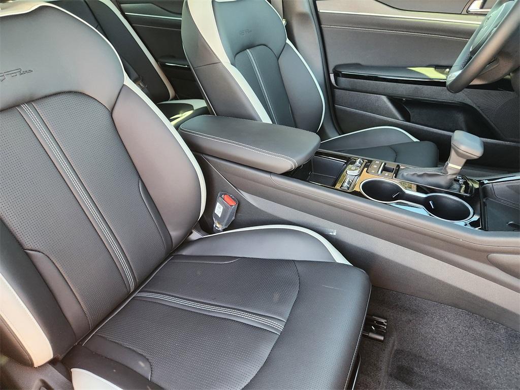 new 2026 Kia K5 car, priced at $27,882