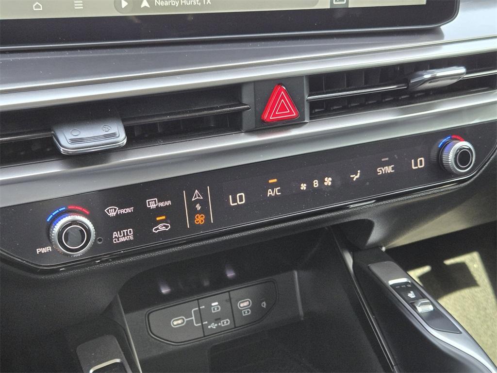 new 2025 Kia Sorento car, priced at $32,690