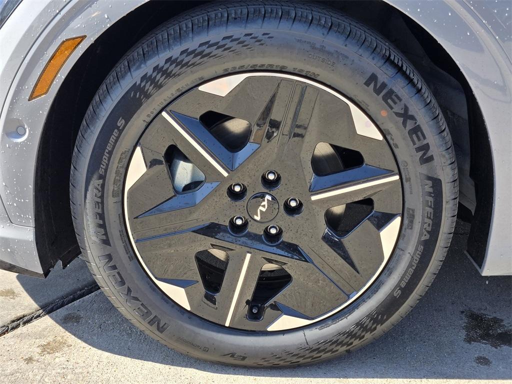 new 2025 Kia EV6 car, priced at $43,290