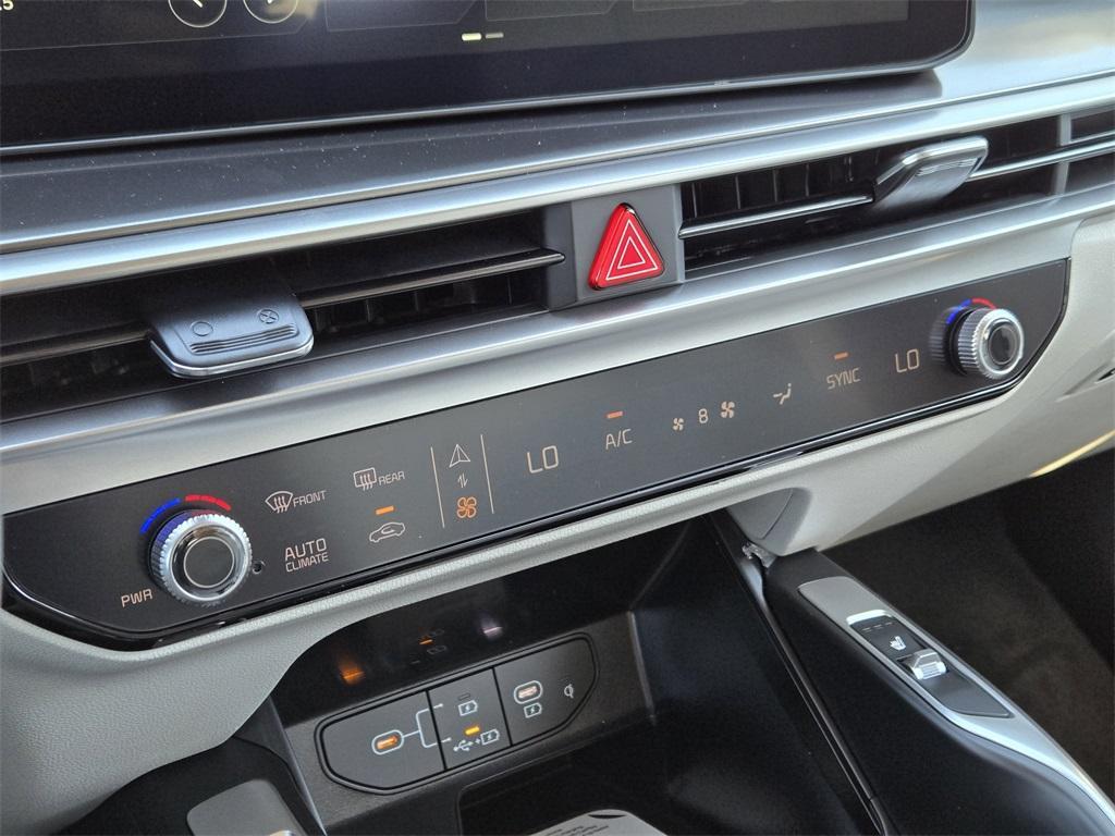 new 2026 Kia Sorento car, priced at $34,672