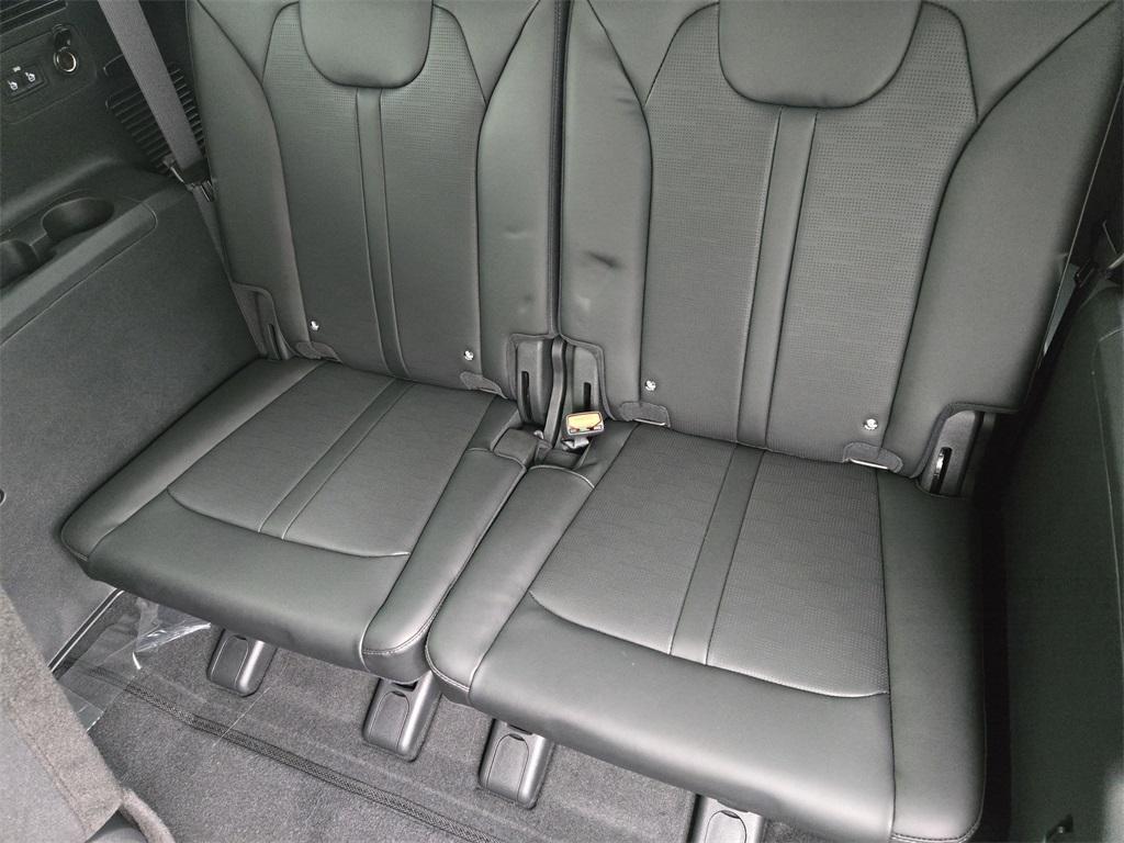 new 2026 Kia Sorento car, priced at $33,924