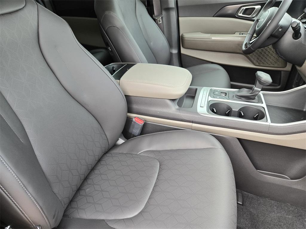 new 2026 Kia Carnival car, priced at $39,053