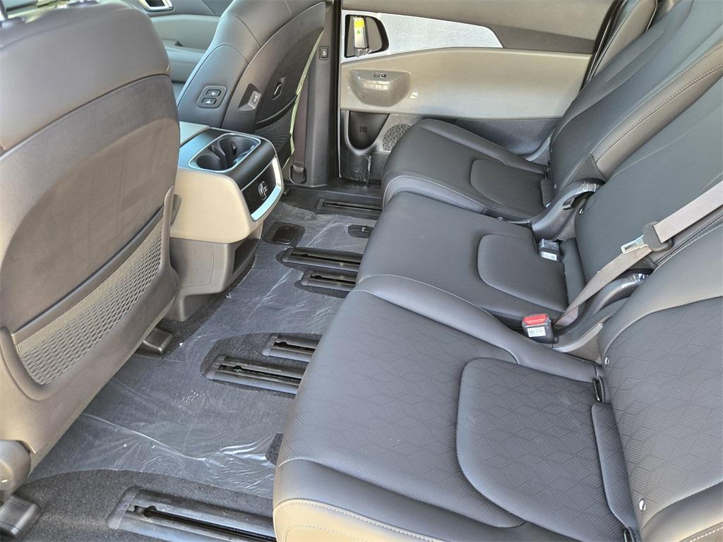 new 2026 Kia Carnival Hybrid car, priced at $44,035