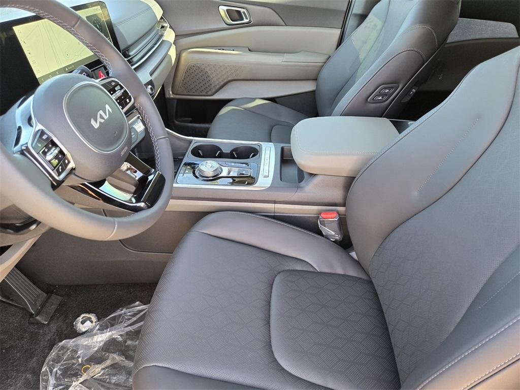 new 2026 Kia Carnival Hybrid car, priced at $44,035