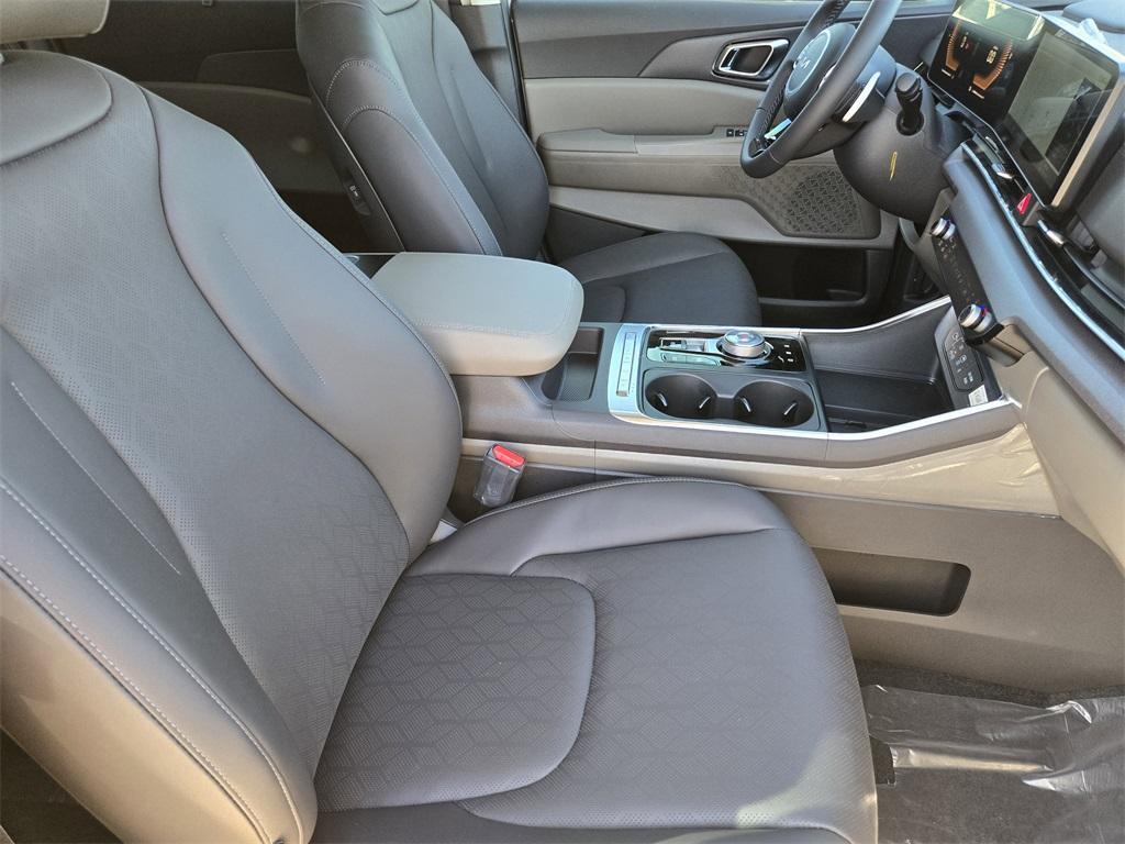 new 2026 Kia Carnival Hybrid car, priced at $44,035