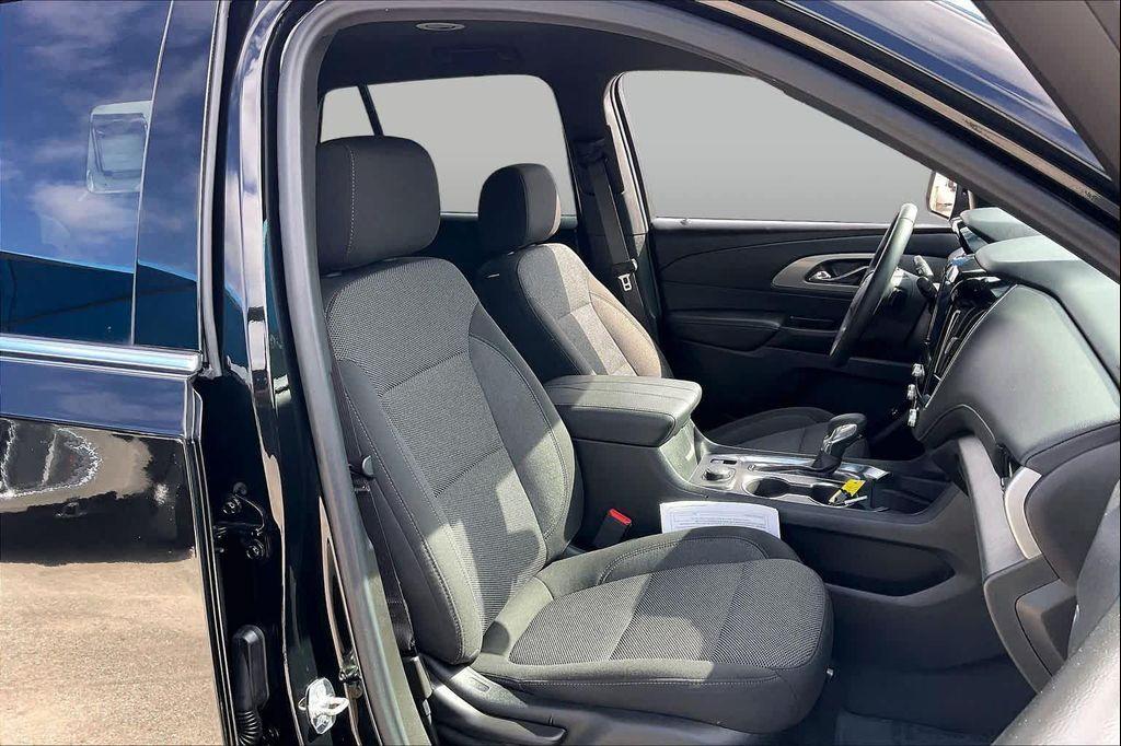 used 2023 Chevrolet Traverse car, priced at $31,866