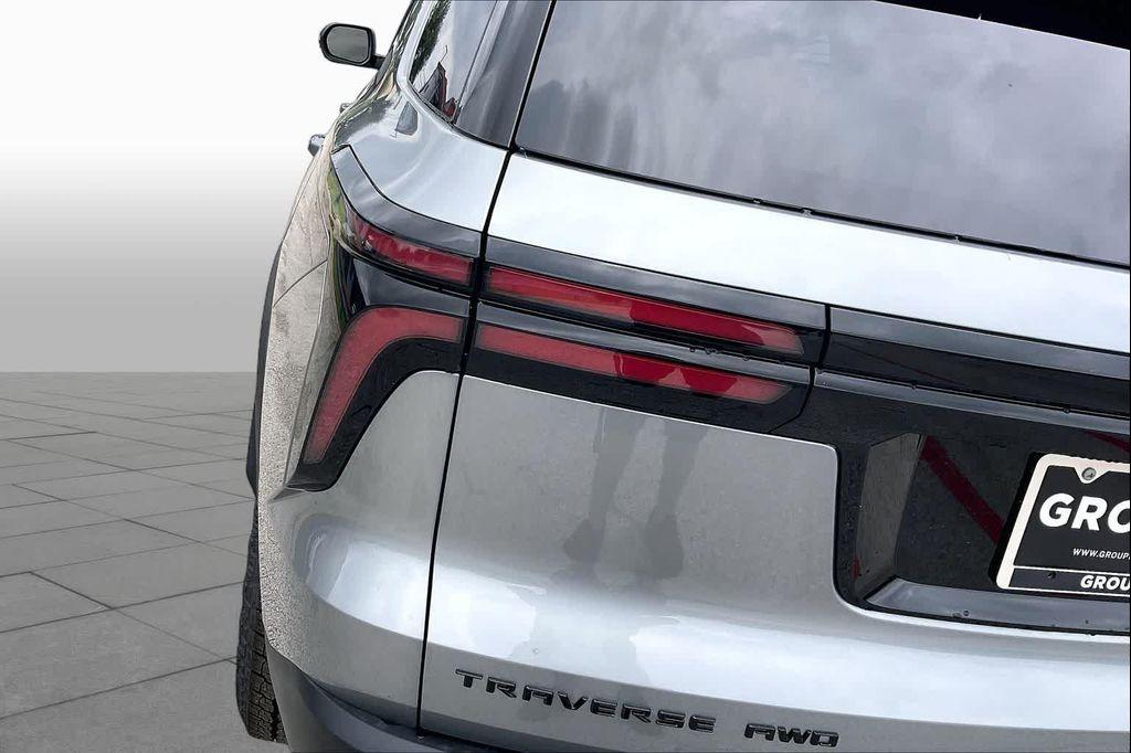 new 2026 Chevrolet Traverse car, priced at $51,219