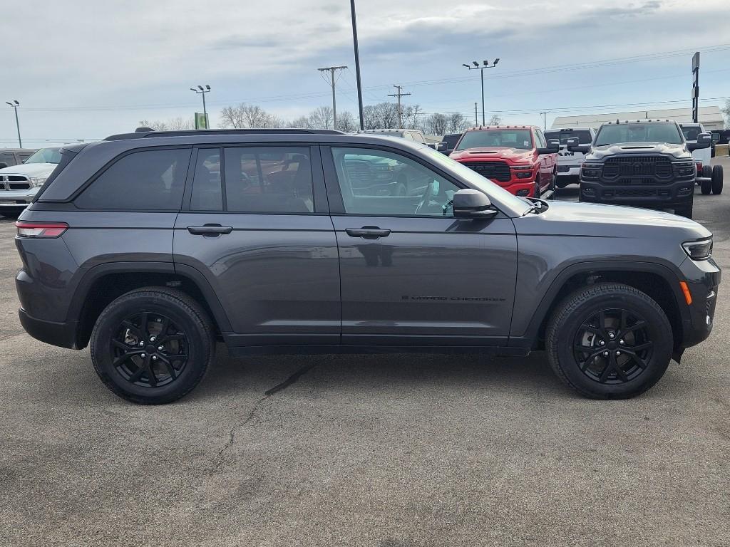 used 2024 Jeep Grand Cherokee car, priced at $33,064