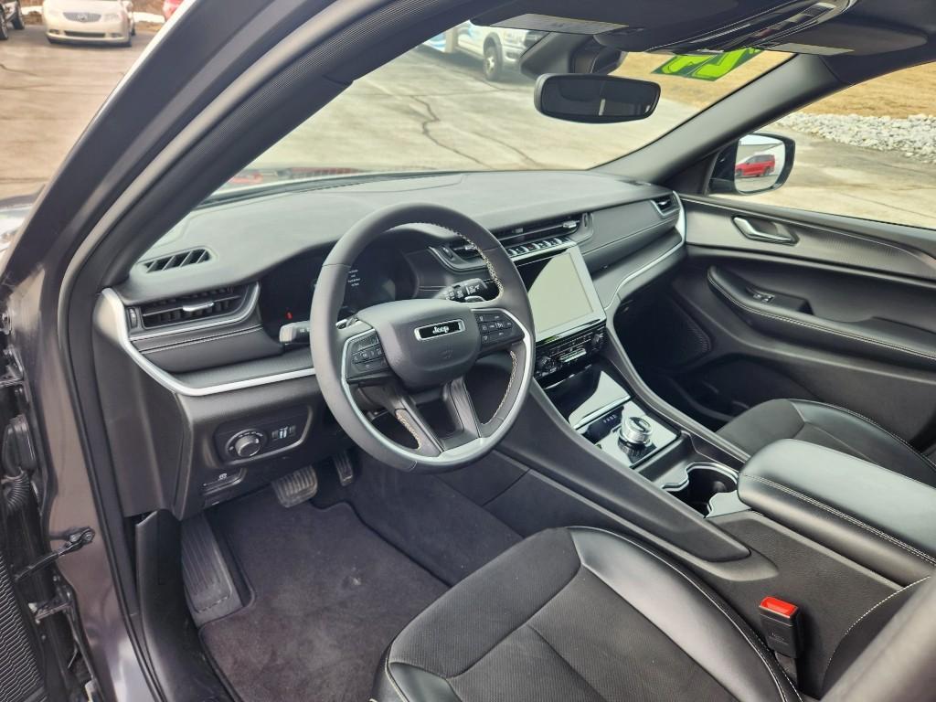 used 2024 Jeep Grand Cherokee car, priced at $33,064