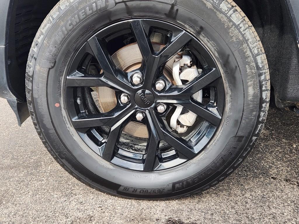 used 2024 Jeep Grand Cherokee car, priced at $33,064