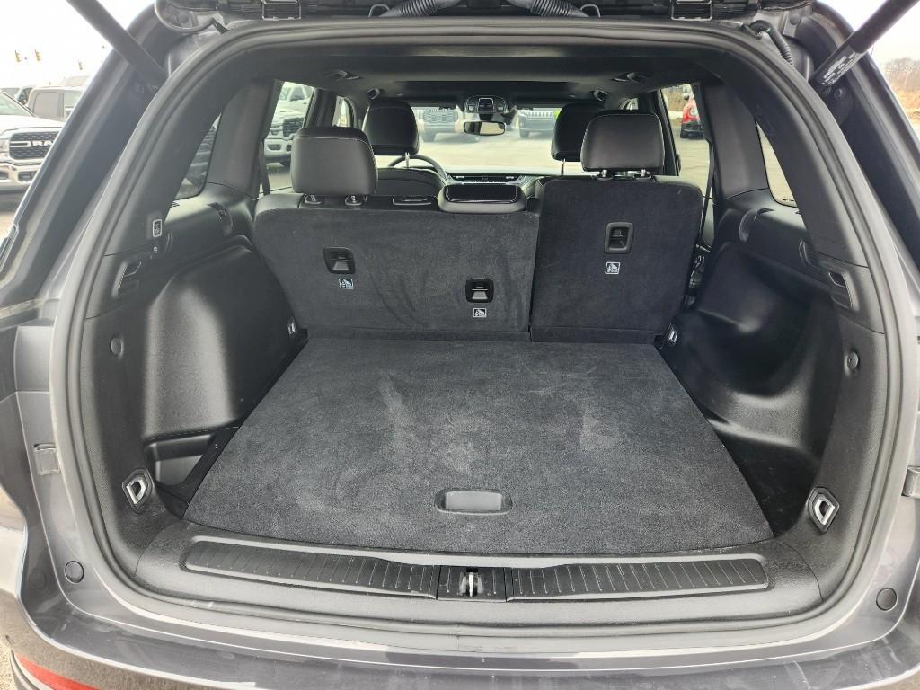 used 2024 Jeep Grand Cherokee car, priced at $33,064