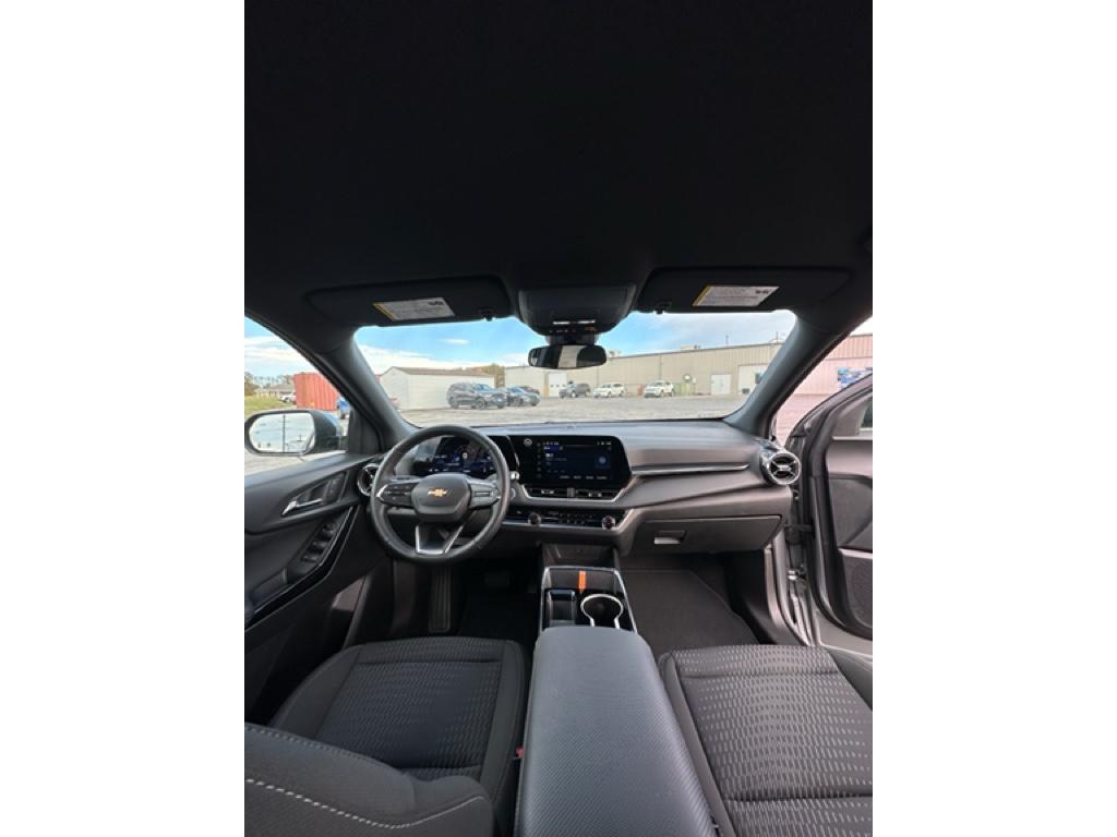 used 2025 Chevrolet Equinox car, priced at $28,074