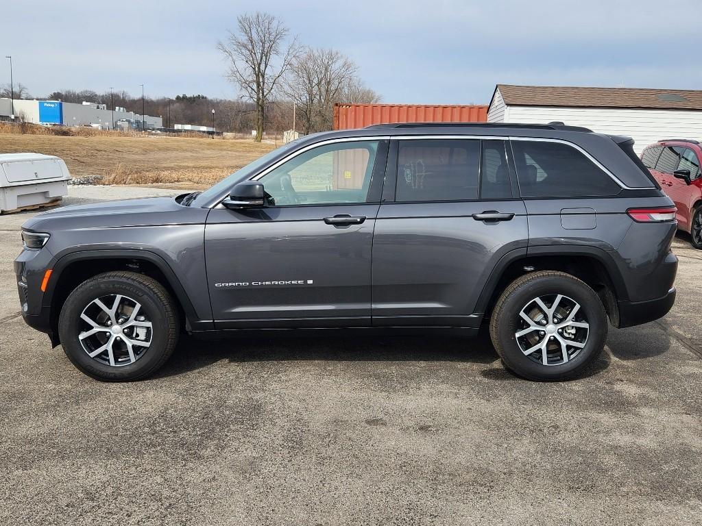 used 2025 Jeep Grand Cherokee car, priced at $42,778