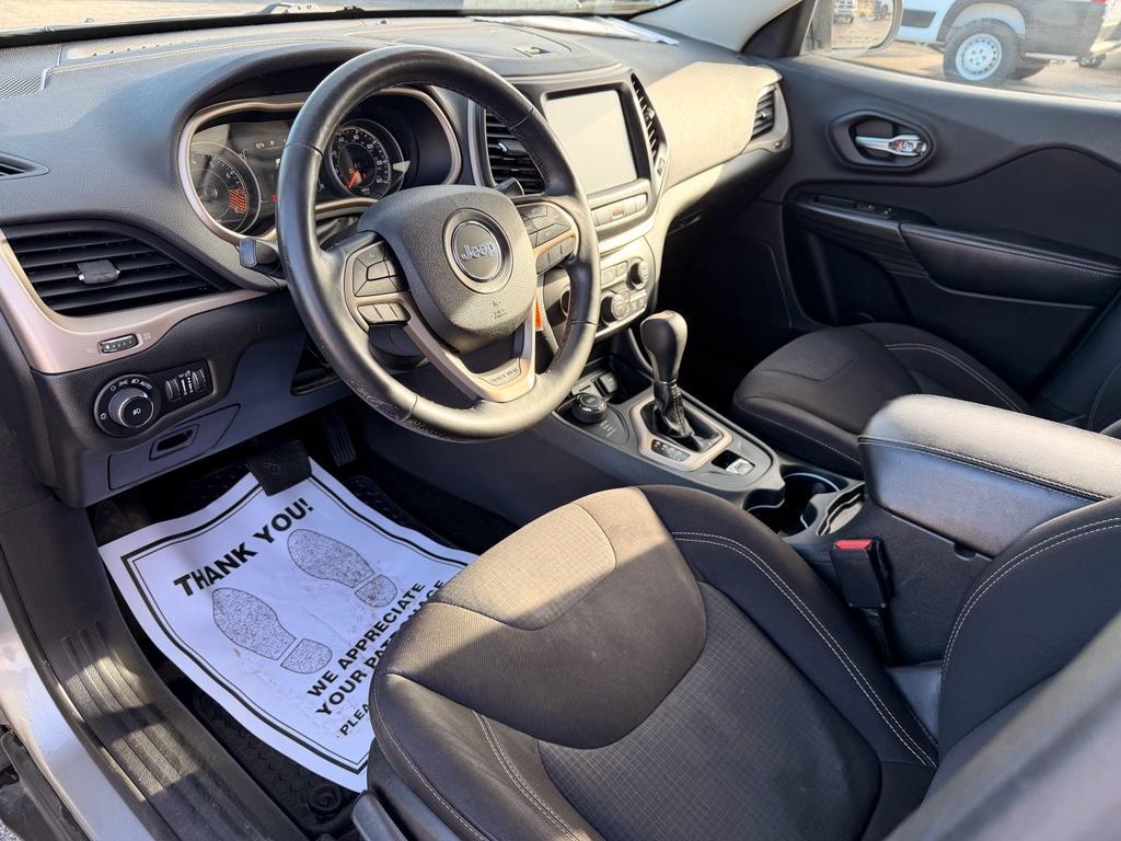 used 2015 Jeep Cherokee car, priced at $5,389