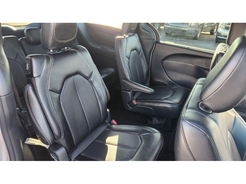 used 2025 Chrysler Pacifica car, priced at $29,557