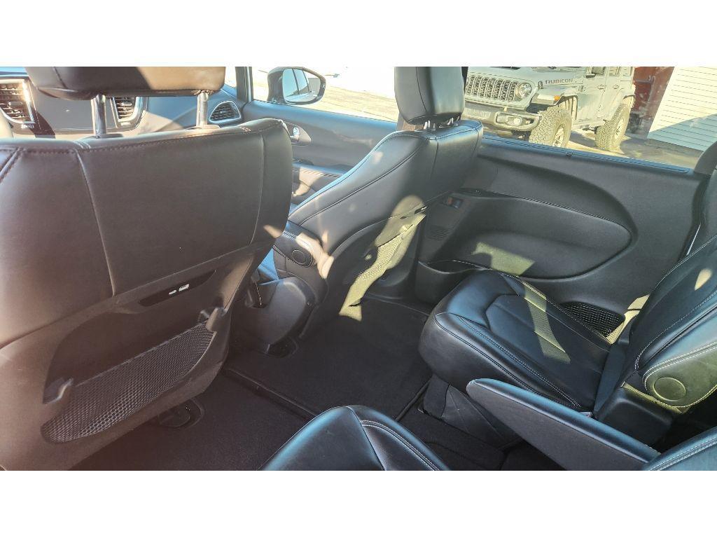 used 2025 Chrysler Pacifica car, priced at $29,557