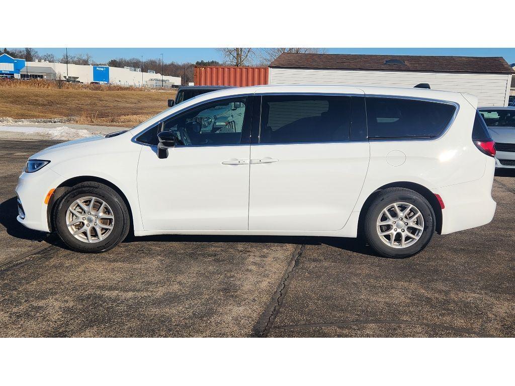 used 2025 Chrysler Pacifica car, priced at $29,557