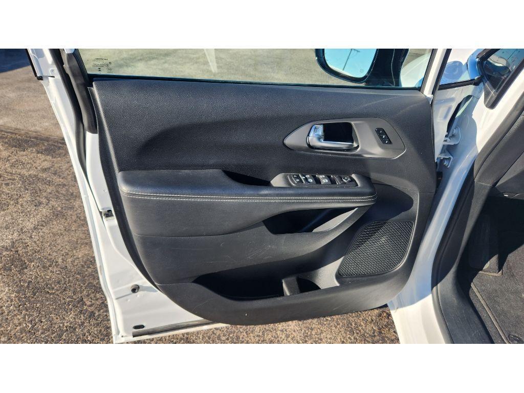 used 2025 Chrysler Pacifica car, priced at $29,557