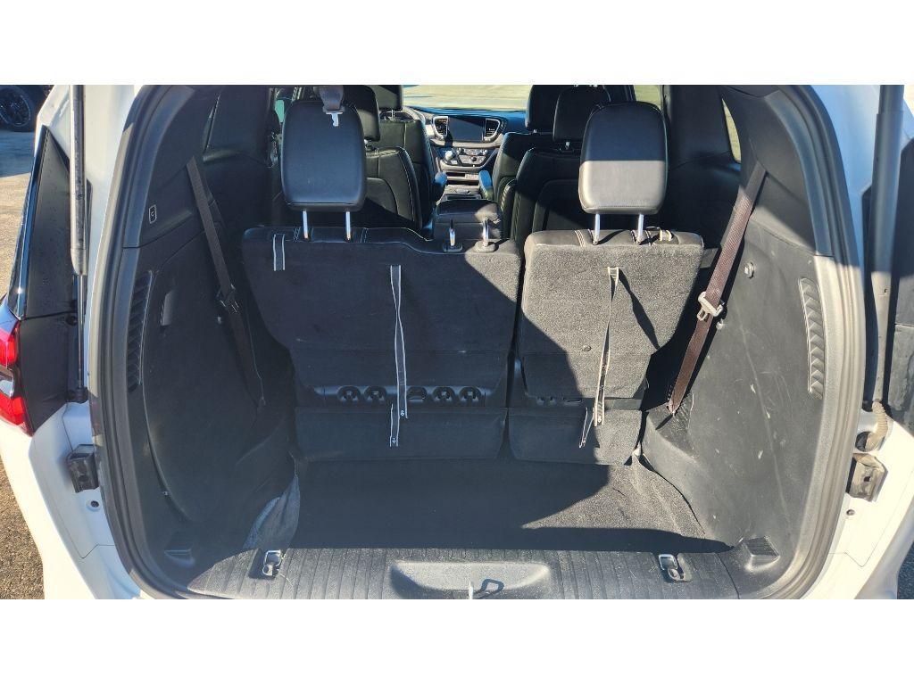 used 2025 Chrysler Pacifica car, priced at $29,557