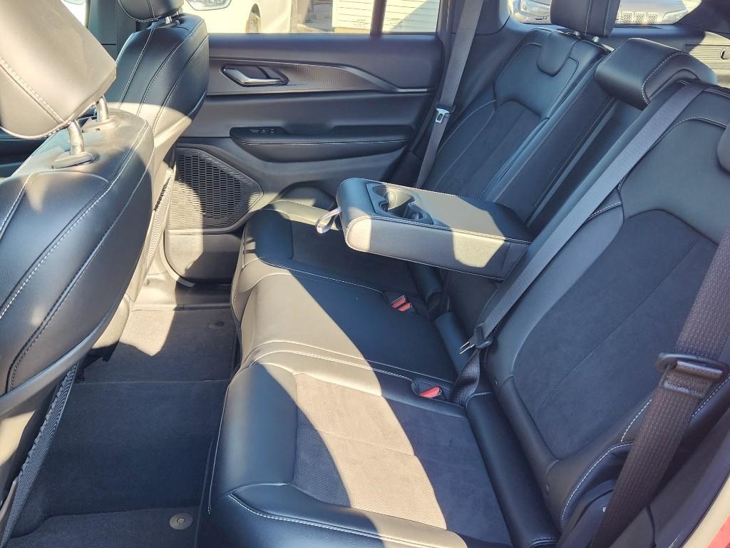 used 2024 Jeep Grand Cherokee car, priced at $36,432