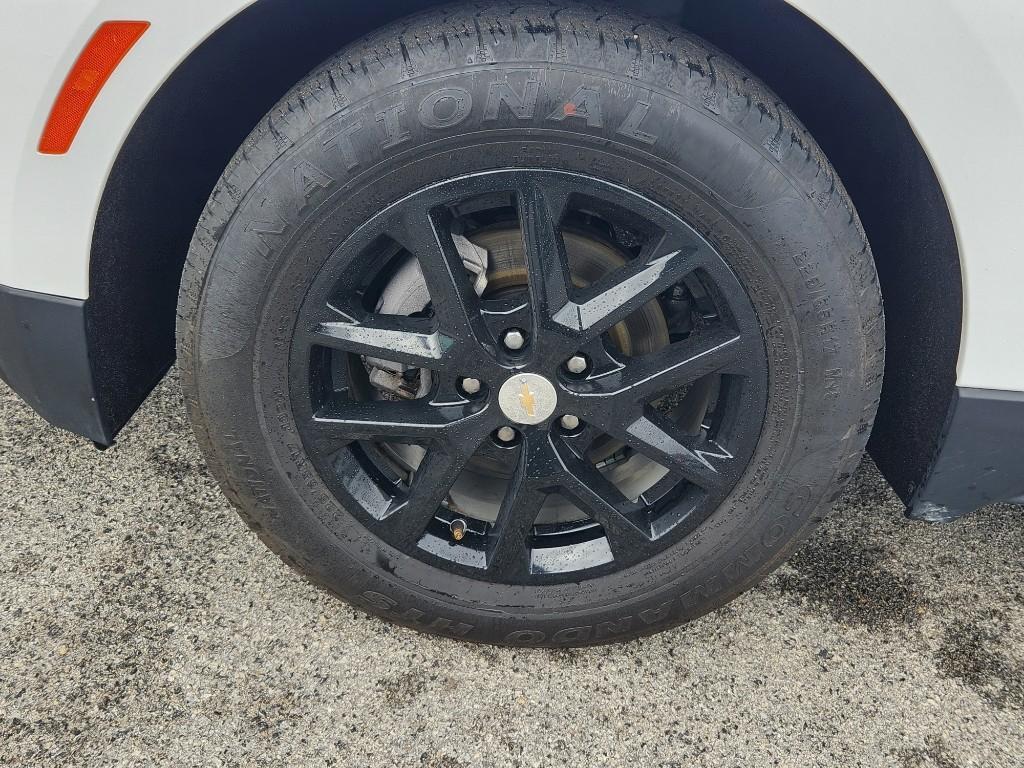 used 2023 Chevrolet Equinox car, priced at $19,594