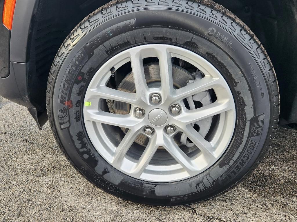 new 2026 Jeep Grand Cherokee car, priced at $45,080