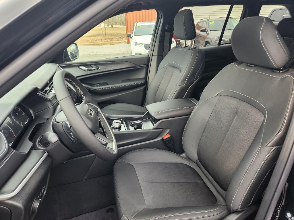 new 2026 Jeep Grand Cherokee car, priced at $45,080