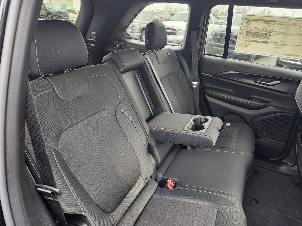 new 2026 Jeep Grand Cherokee car, priced at $45,080