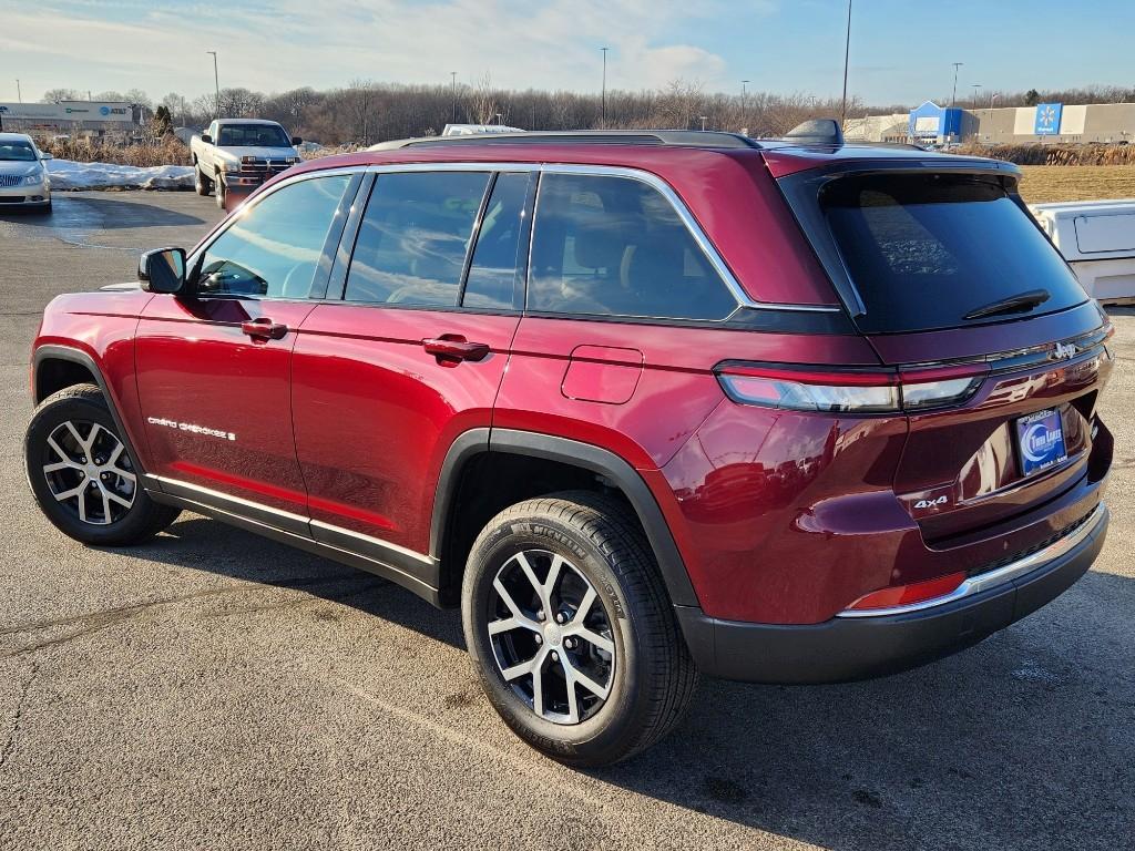 used 2025 Jeep Grand Cherokee car, priced at $39,021