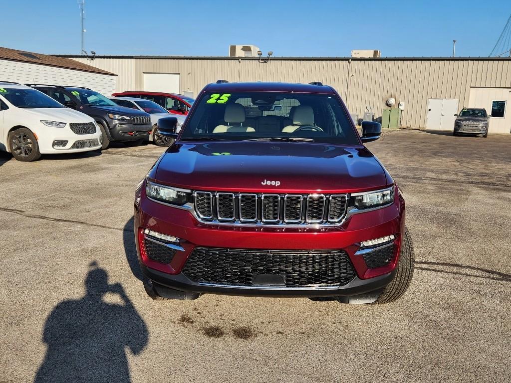 used 2025 Jeep Grand Cherokee car, priced at $39,021