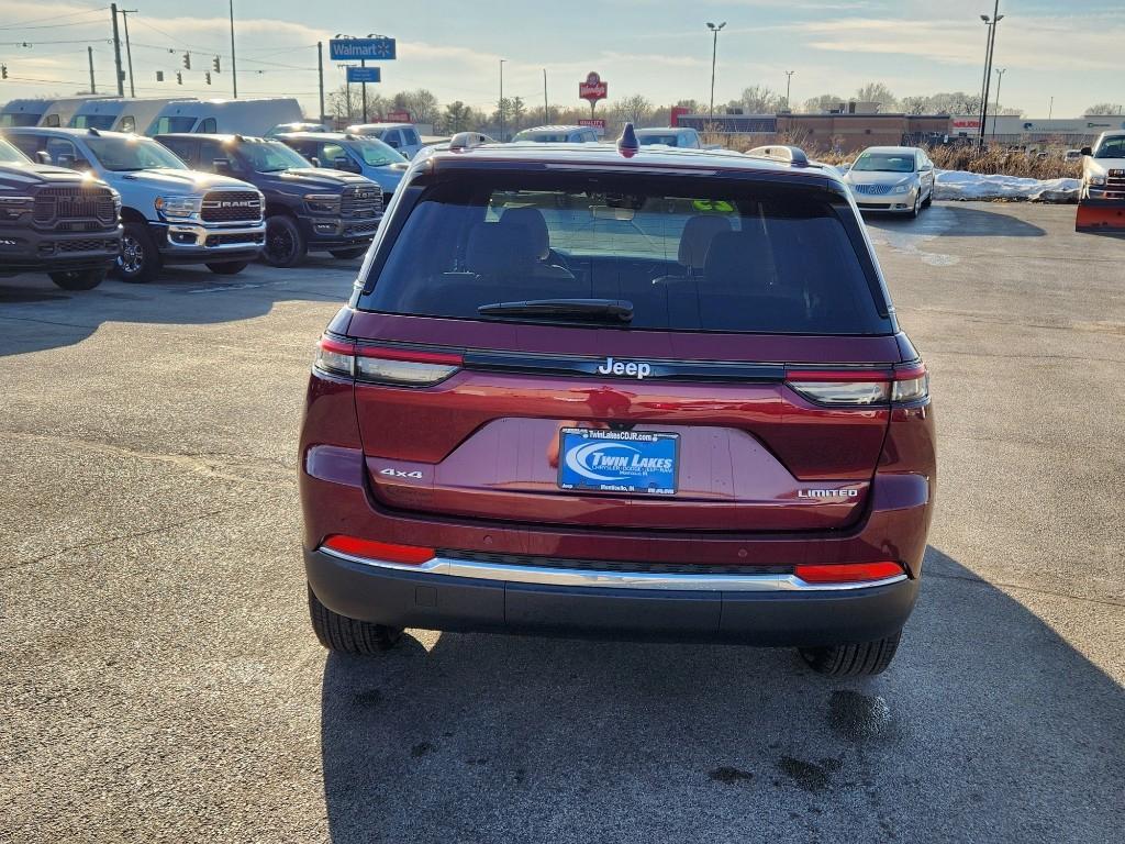 used 2025 Jeep Grand Cherokee car, priced at $39,021