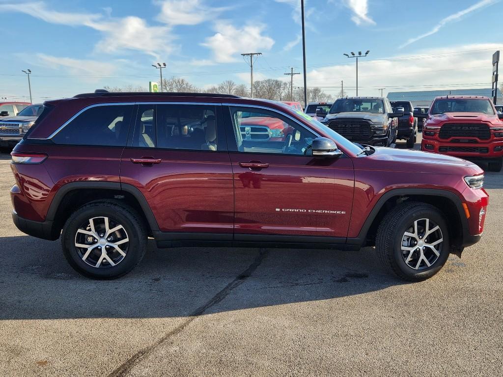 used 2025 Jeep Grand Cherokee car, priced at $39,021