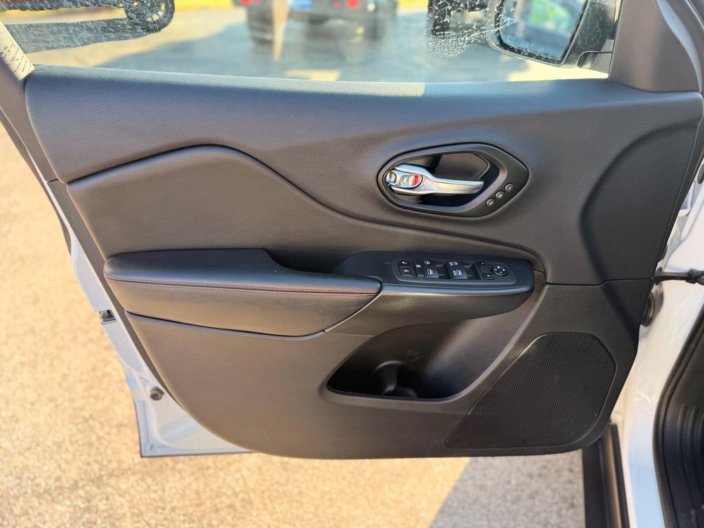 used 2022 Jeep Cherokee car, priced at $23,408