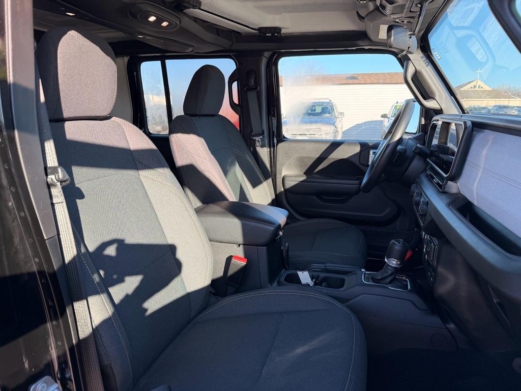 used 2025 Jeep Gladiator car, priced at $37,575