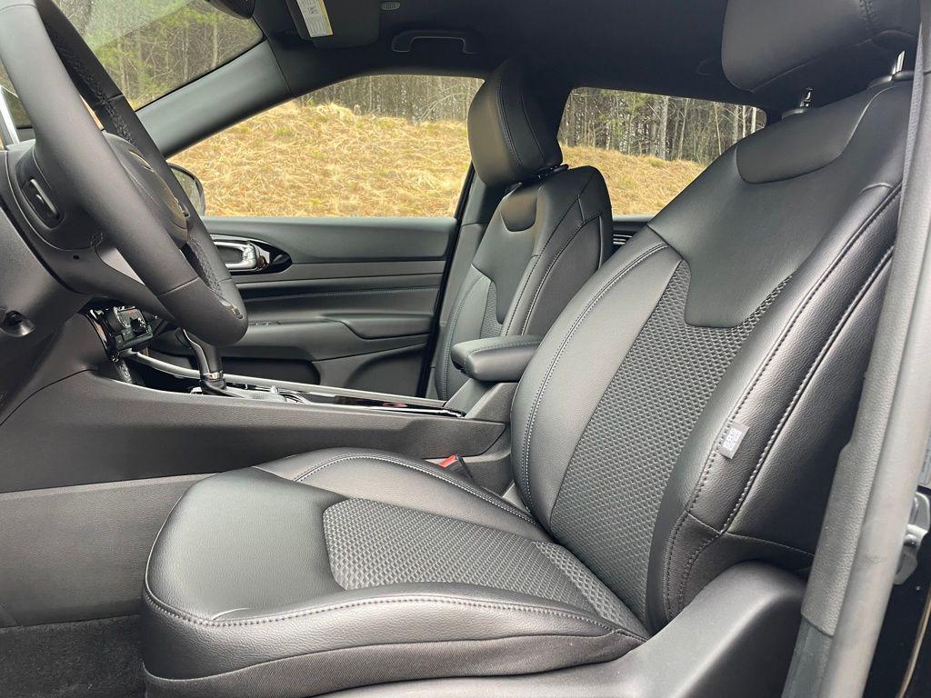 new 2026 Jeep Compass car, priced at $30,370