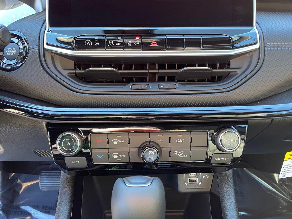 new 2026 Jeep Compass car, priced at $28,925