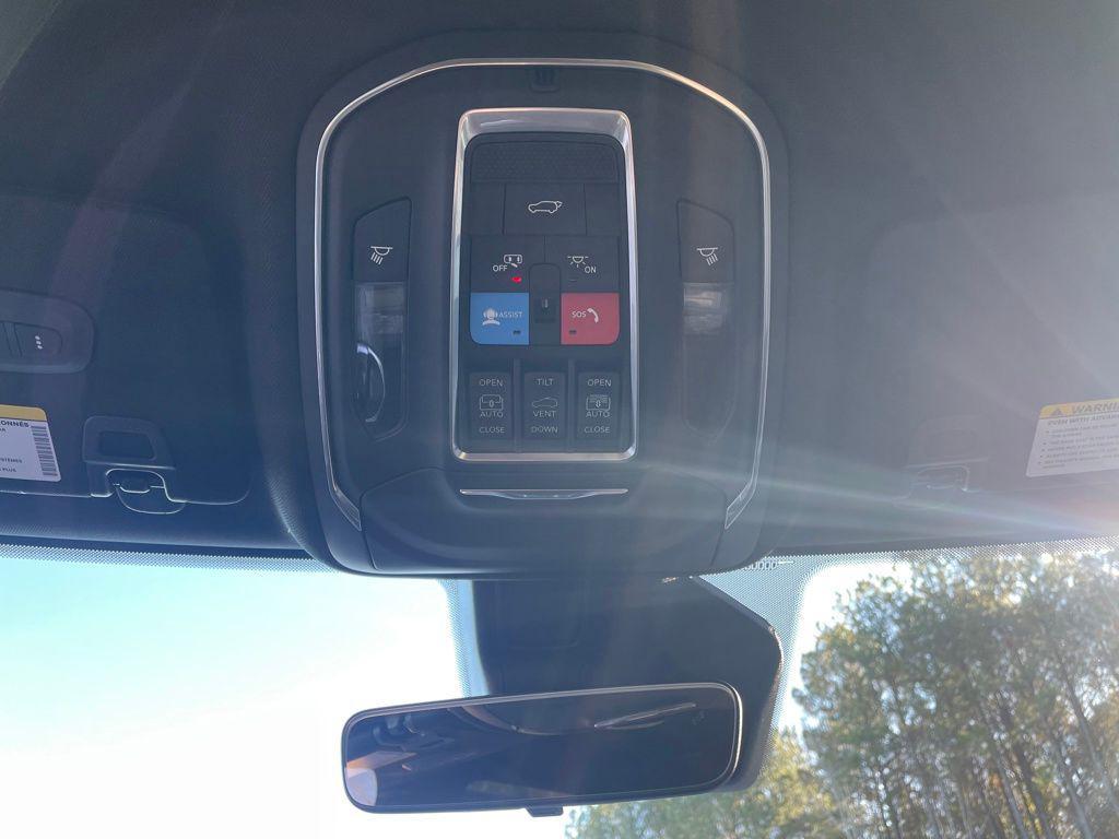 new 2025 Jeep Grand Cherokee car, priced at $45,026