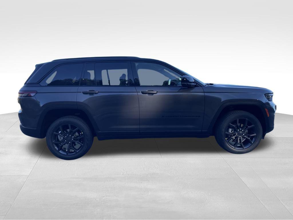 new 2025 Jeep Grand Cherokee car, priced at $45,026