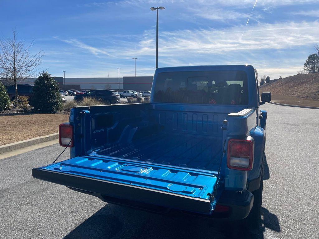 new 2026 Jeep Gladiator car, priced at $49,515