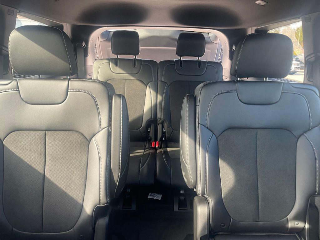 new 2025 Jeep Grand Cherokee L car, priced at $41,112